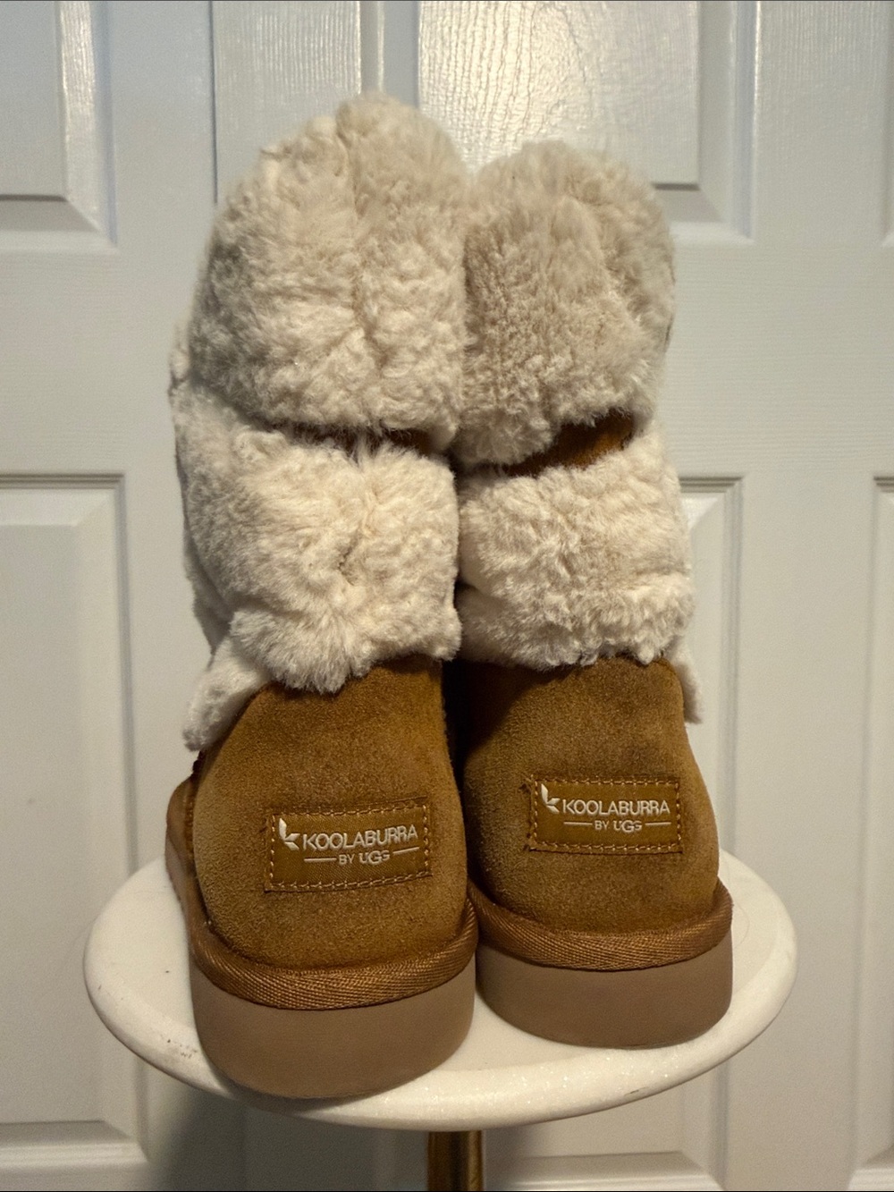 Koolaburra by UGG Dezi short boots Shearling Suede Chestnut and Cream size 8 - Picture 2 of 5